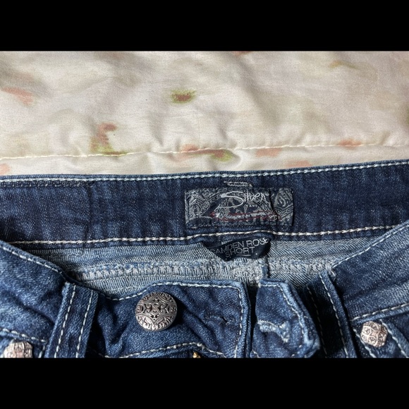 Silver Jean Co Camden Rose Short - Picture 4 of 4
